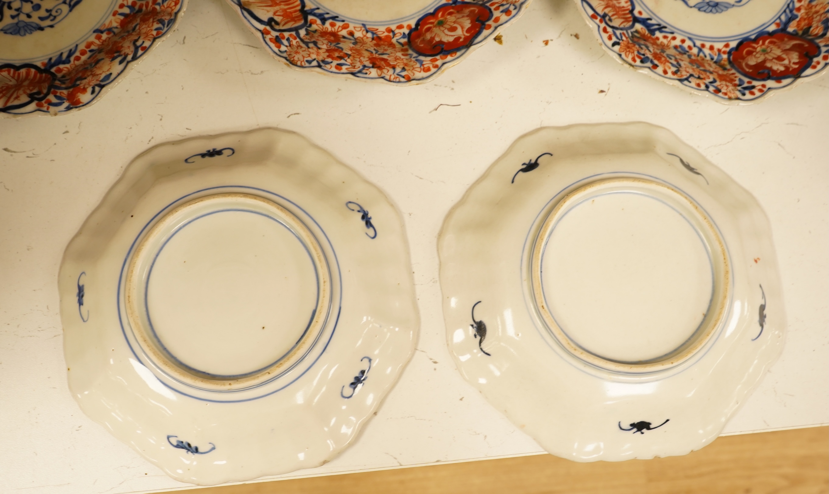 A set of Five Japanese Imari hexagonal plates, late 19th century, 19cm in diameter